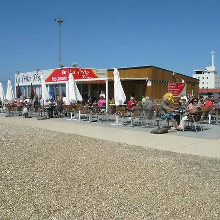 Semesterbostad La Flore De Lys, Lovely Ideal For 2 Adults And 2 Kids Saint-Jouin-Bruneval