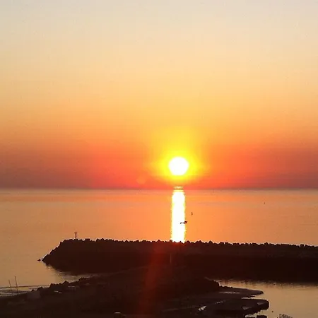 Prázdninový dům La Flore De Lys, Lovely Ideal For 2 Adults And 1 Bebe *