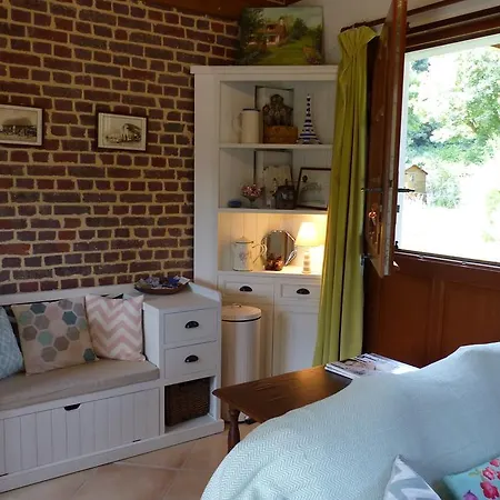Semesterbostad La Flore De Lys, Lovely Ideal For 2 Adults And 2 Kids Saint-Jouin-Bruneval