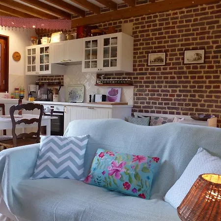 La Flore De Lys, Lovely Ideal For 2 Adults And 2 Kids Semesterbostad Saint-Jouin-Bruneval