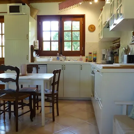 La Flore De Lys, Lovely Ideal For 2 Adults And 2 Kids Saint-Jouin-Bruneval