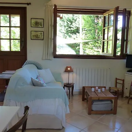 La Flore De Lys, Lovely Ideal For 2 Adults And 2 Kids Semesterbostad Saint-Jouin-Bruneval